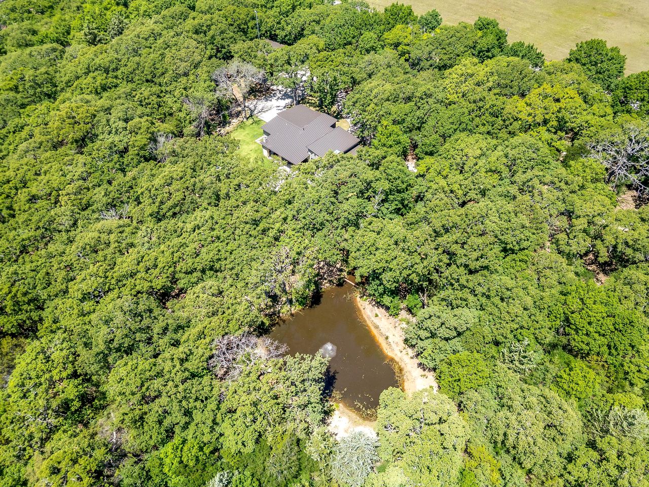 Luxury Cottage on Six Secluded Acres of Private Land, and near Decatur’s Historic Town Square, Texas