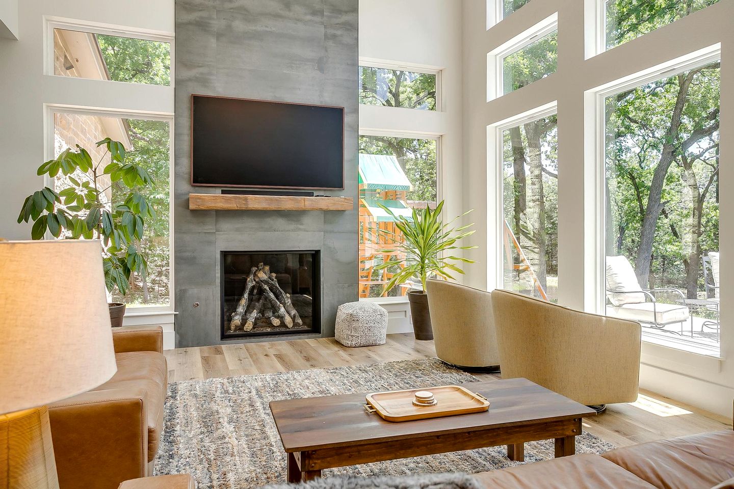 Luxury Cottage on Six Secluded Acres of Private Land, and near Decatur’s Historic Town Square, Texas