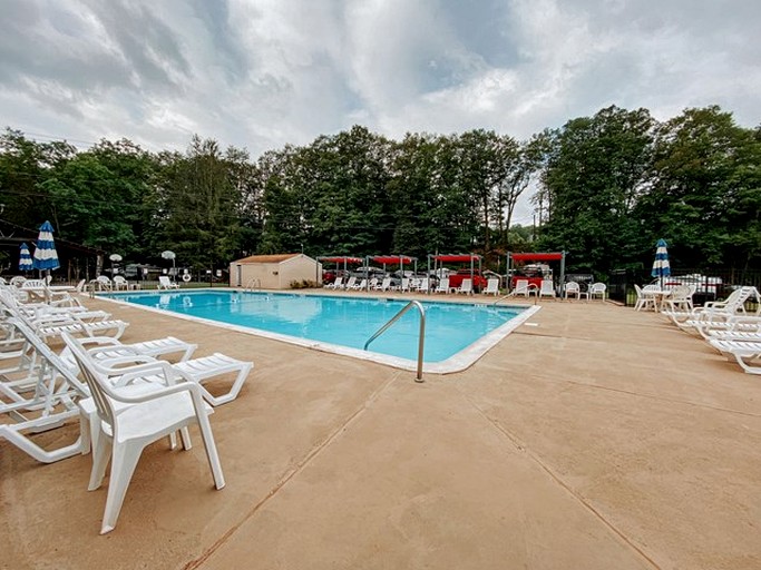 Cabins (United States of America, Gilboa, New York)