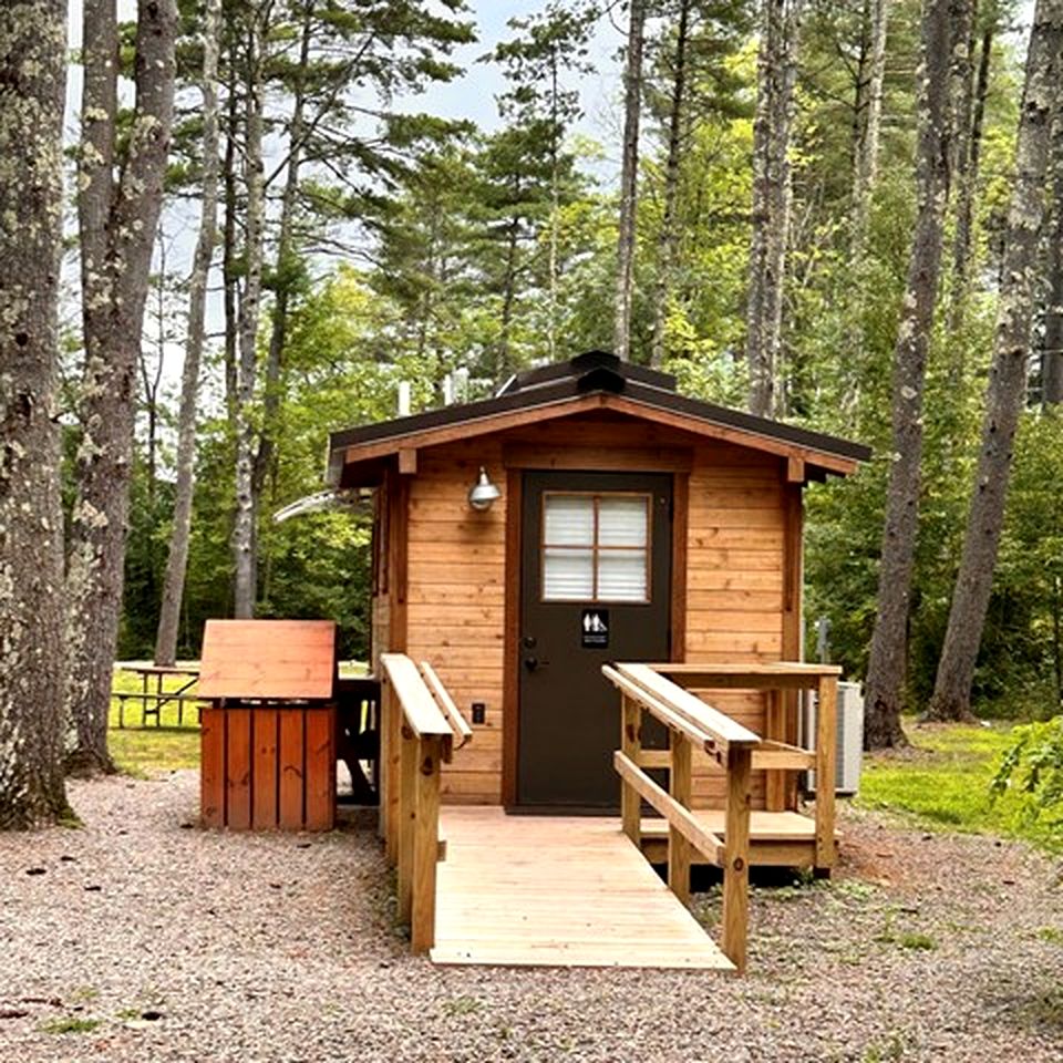 Whimsical Dome Escape Amid the Majestic Mountains and Enchanting Rivers of New York