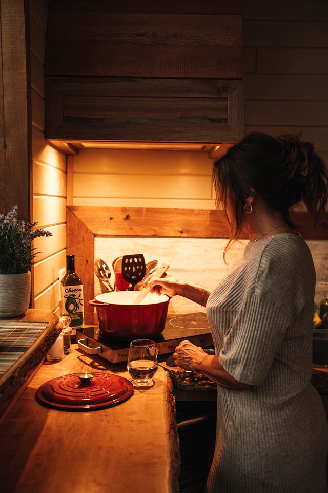 Luxury Dome with Hot Tub for Relaxing Glamping Escapes to Flatlands, New Brunswick