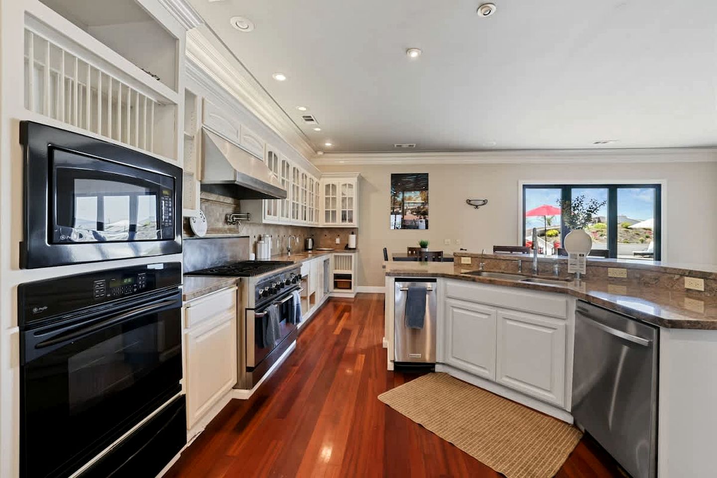 Family-Friendly Vacation Home with Pool, Sports Courts & Event Space near Tracy Sky-Dive Center – Tracy, California