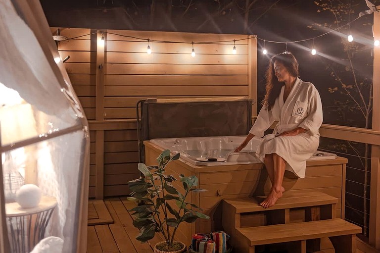 Domes (United States of America, Altamont, Tennessee)