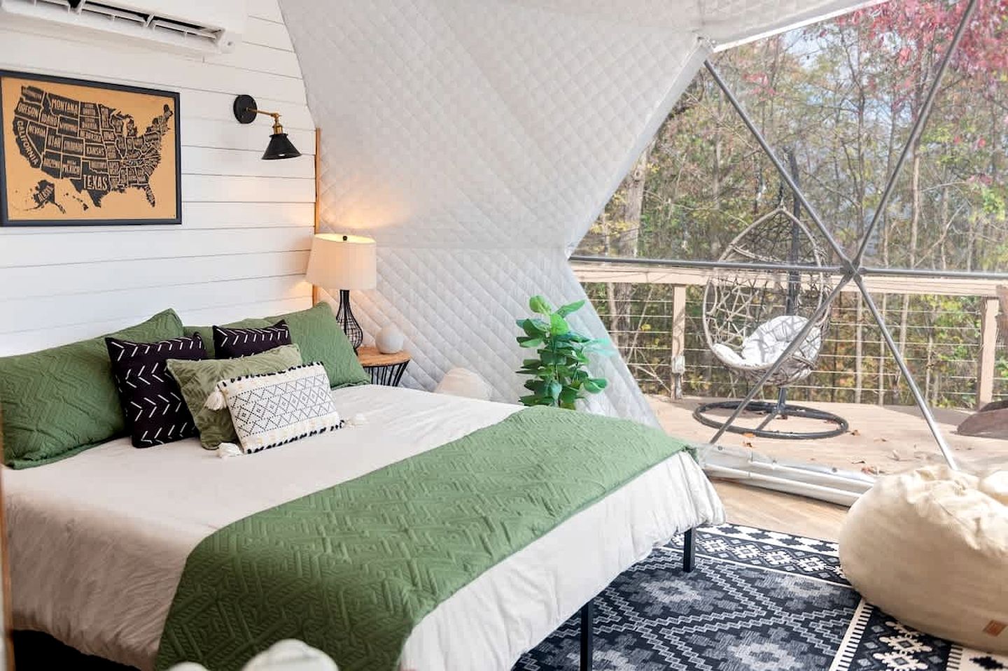 Luxury Fully Equipped Dome with Hot-Tub and Impressive Deck in Tennessee