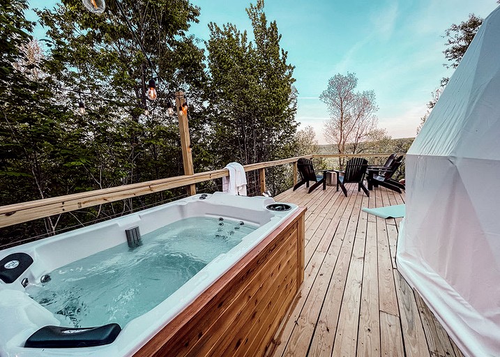 Domes (United States of America, Altamont, Tennessee)