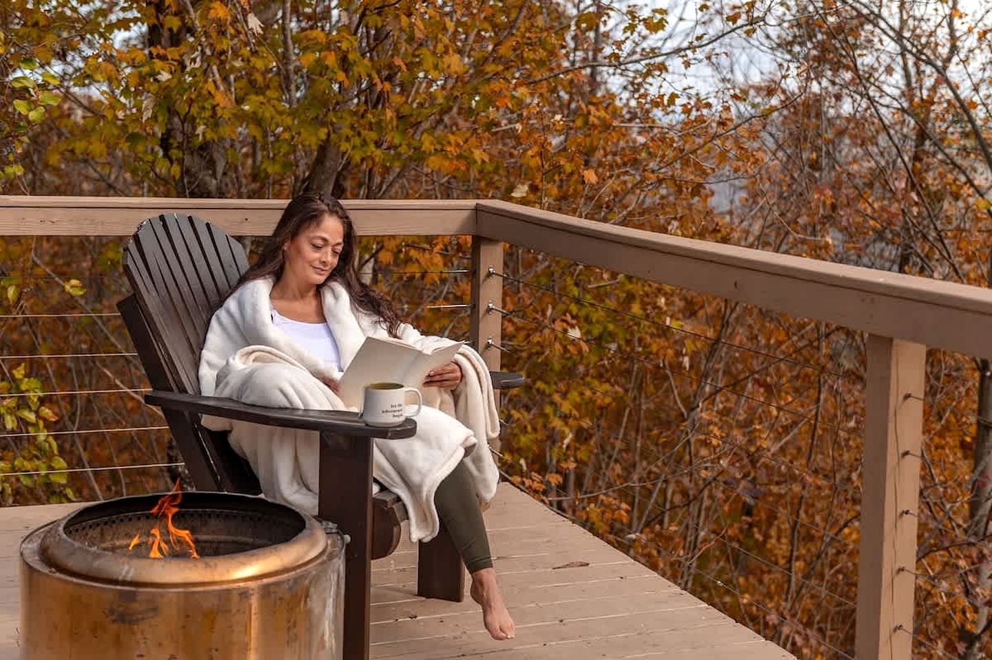 Luxury Fully Equipped Dome with Hot-Tub and Impressive Deck in Tennessee