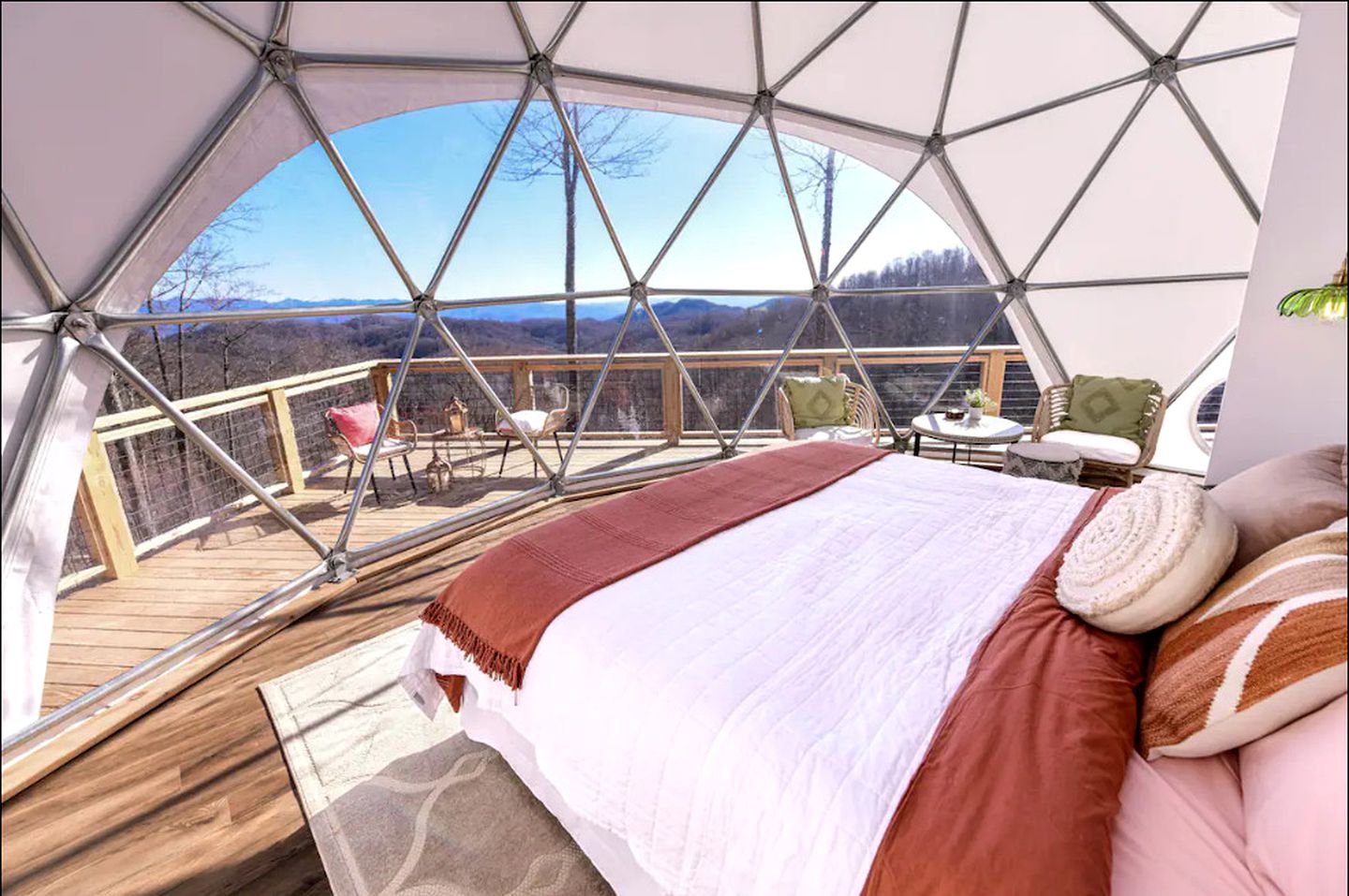 Luxury Geodesic Mountain Dome with Hot Tub in the Vero Mountains, North Carolina