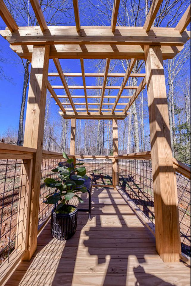 Luxury Geodesic Mountain Dome with Hot Tub in the Vero Mountains, North Carolina