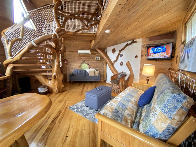 Tree Houses (United States of America, New Braunfels, Texas)