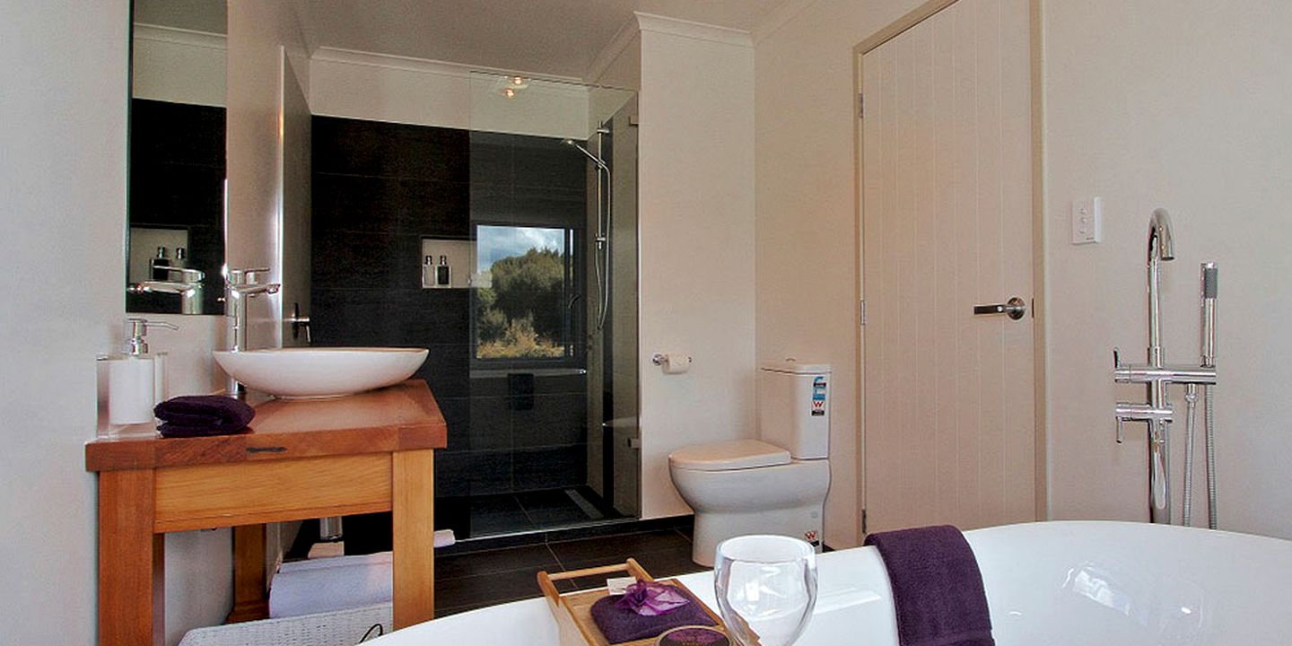Luxury Getaway with a Hot Tub near Tongariro National Park, New Zealand