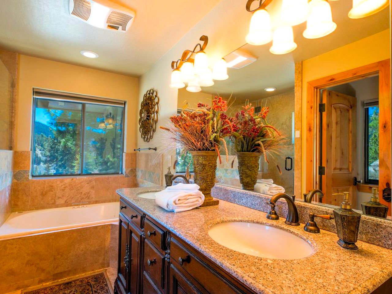 Luxury Getaway with Views of Lake Tahoe in Incline Village, Nevada