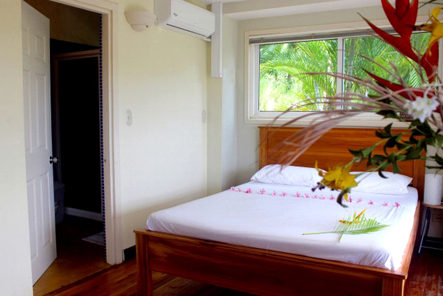 Luxury Glamping Accommodation near the Beach in Puntarenas, Costa Rica