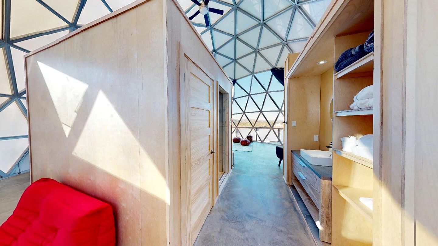 Luxury Glamping Dome on Mont Tremblant with a Spa and Winter Sports