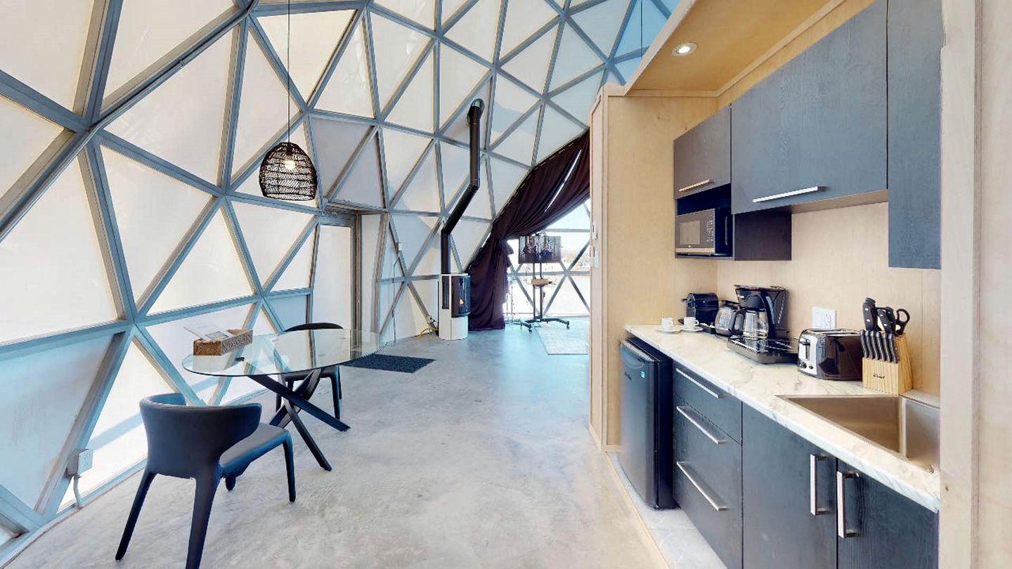 Luxury Glamping Dome on Mont Tremblant with a Spa and Winter Sports