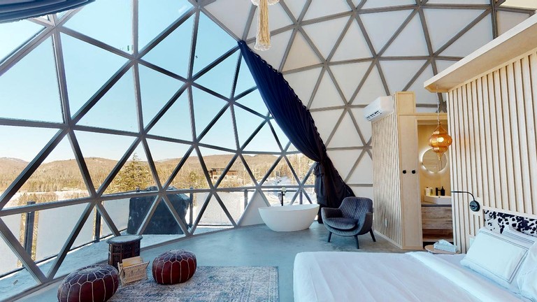Domes (Canada, Mont Tremblant, Quebec)