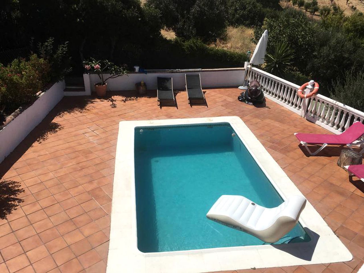 Luxury Dome Rental with Stunning Mountain Views for a Glamping Getaway near Malaga, Spain