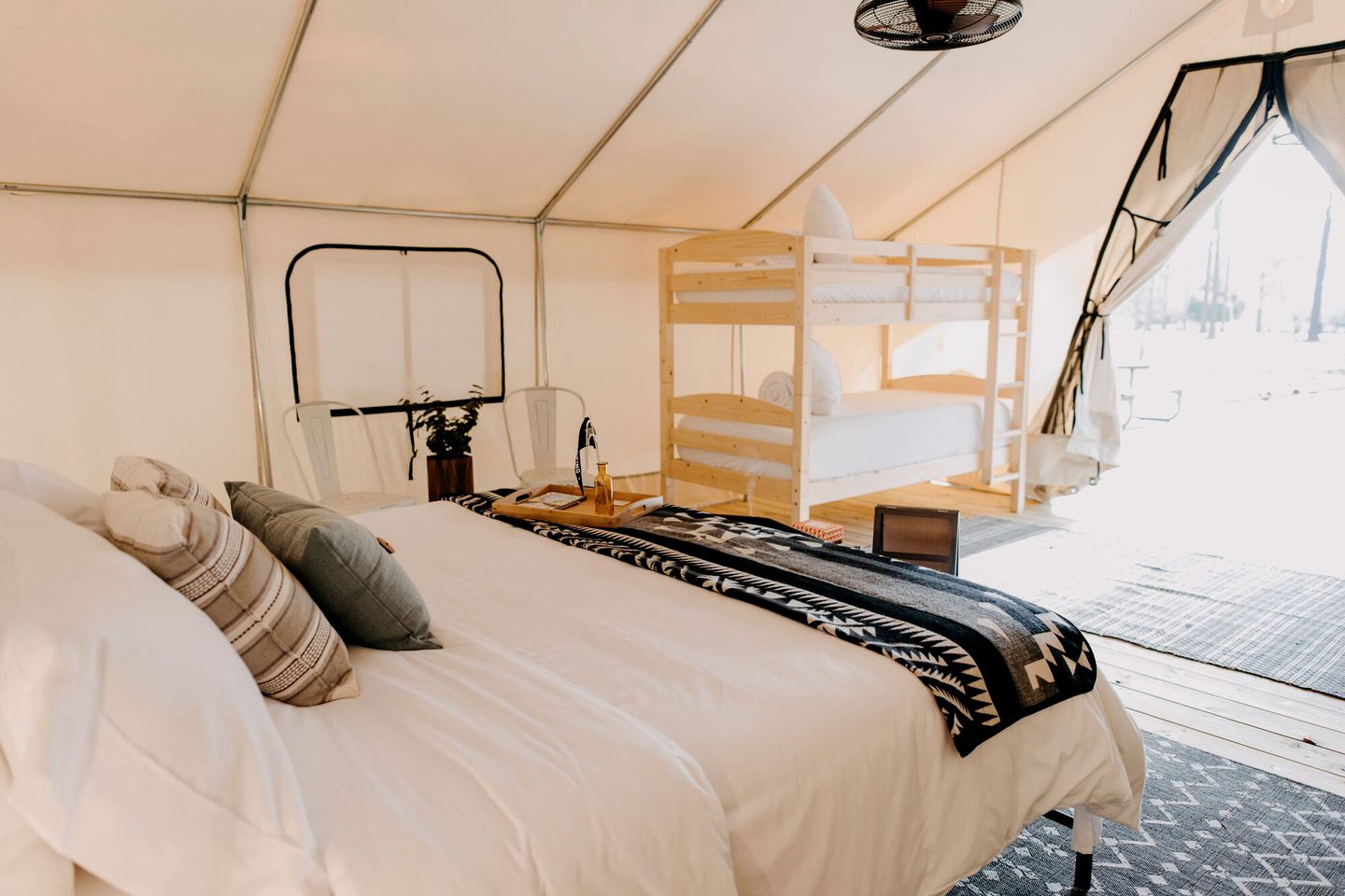 Luxury Glamping by Lake Blackshear: Cozy Safari Tent in Cordele, Georgia