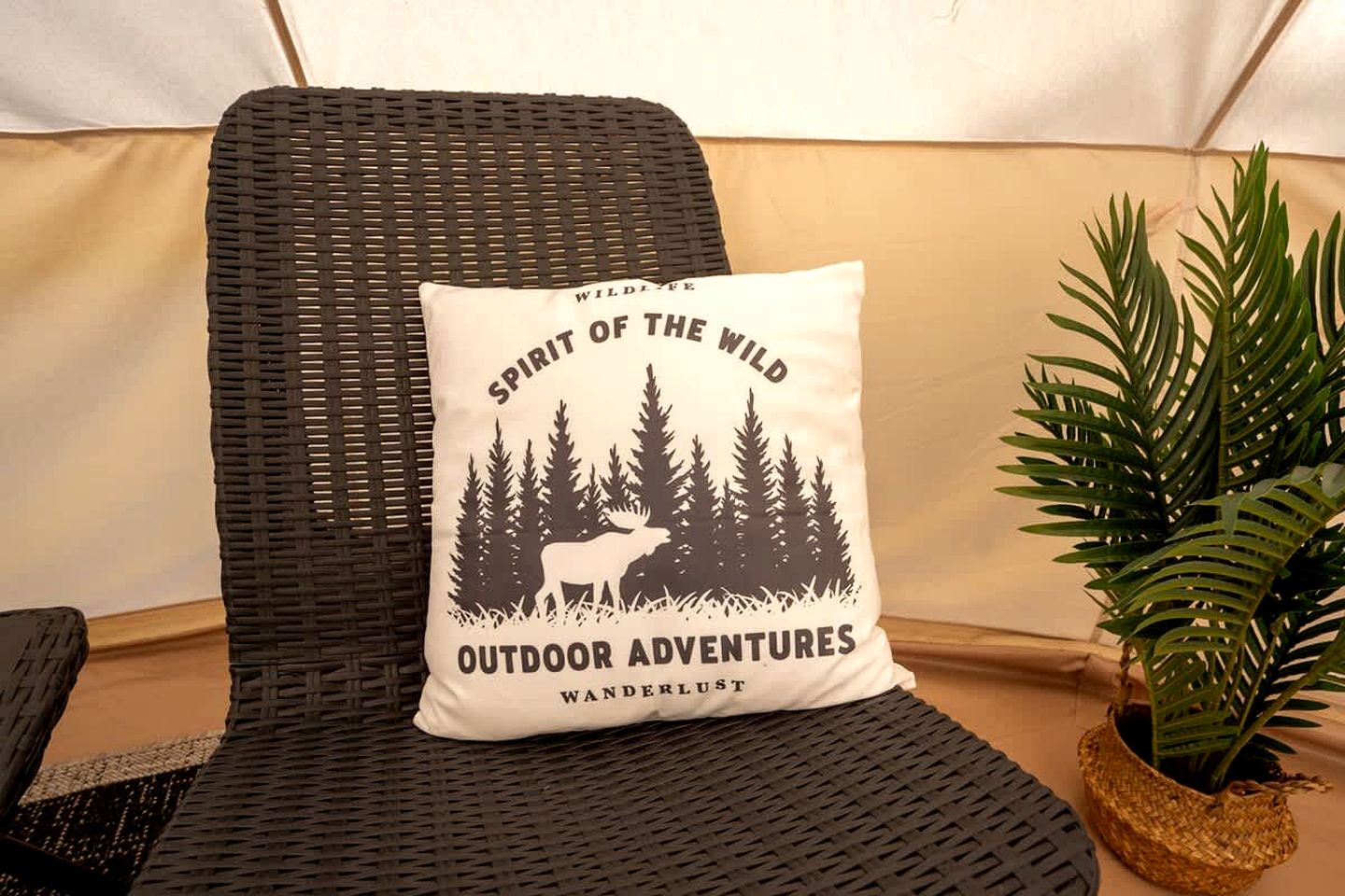 Luxury Glamping Oasis: Dive into Water Sports Bliss in Northern Bruce Peninsula, Canada