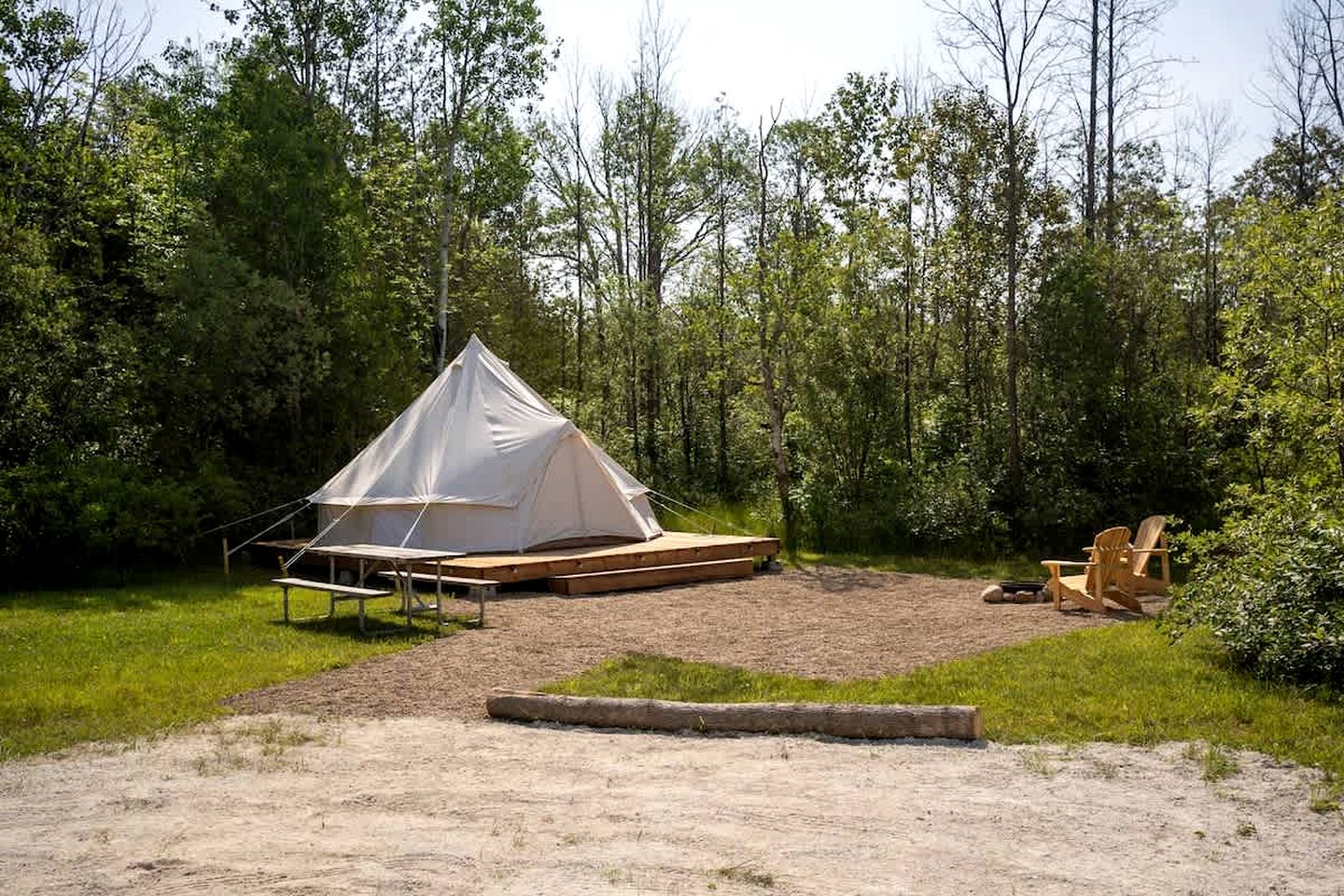 Luxury Glamping Oasis: Dive into Water Sports Bliss in Northern Bruce Peninsula, Canada