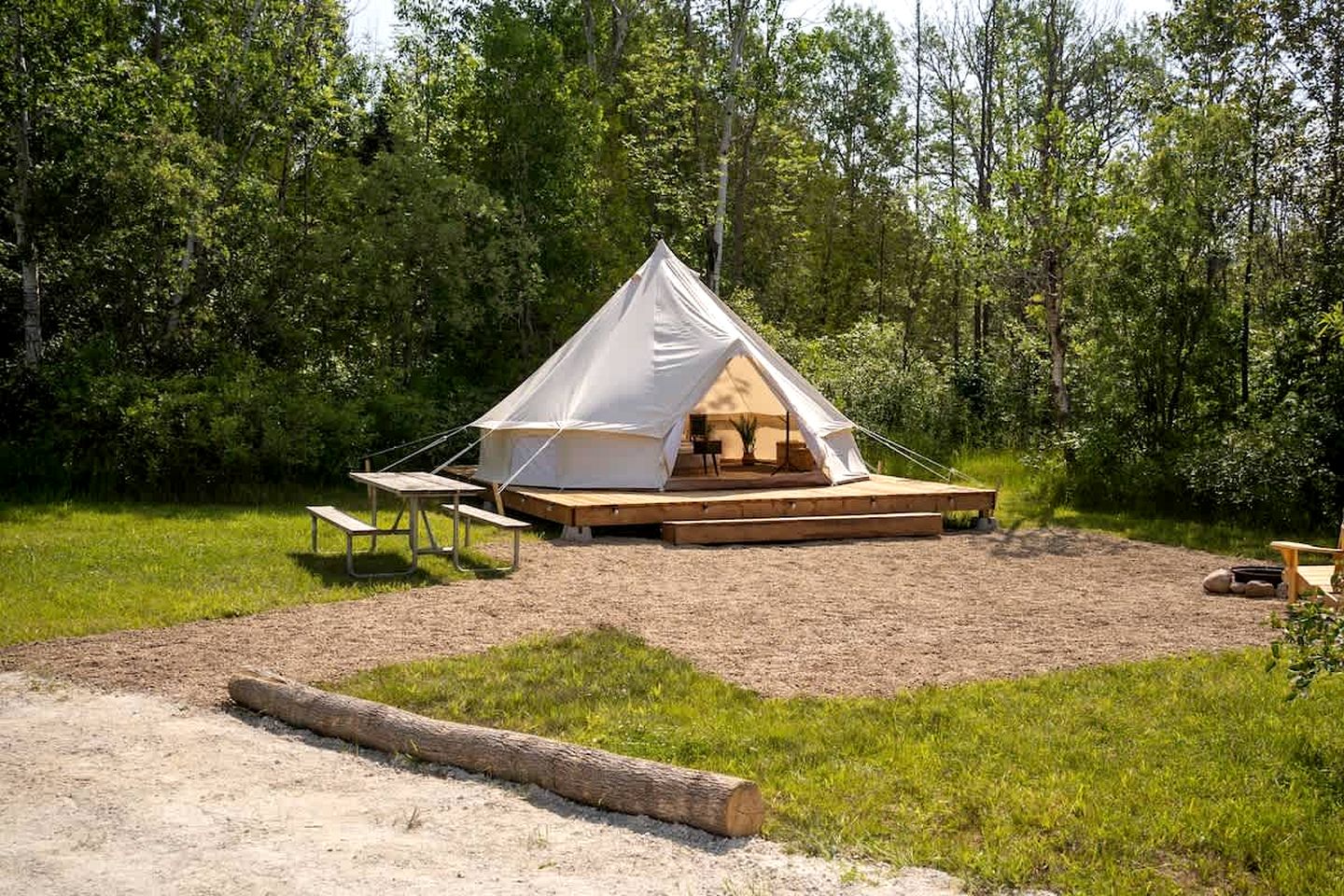 Luxury Glamping Oasis: Dive into Water Sports Bliss in Northern Bruce Peninsula, Canada