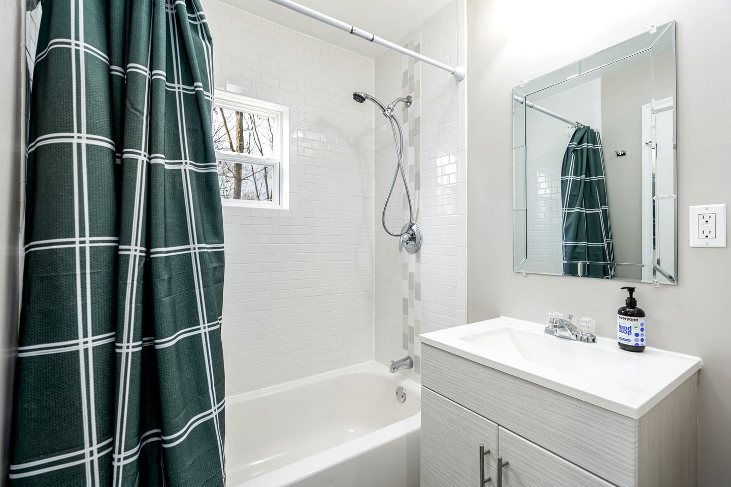 Secluded Chalet-Cabin with Hot Tub, Fire Pit, Deck and Grill - the Perfect Place to Relax in Gerrardstown, WV