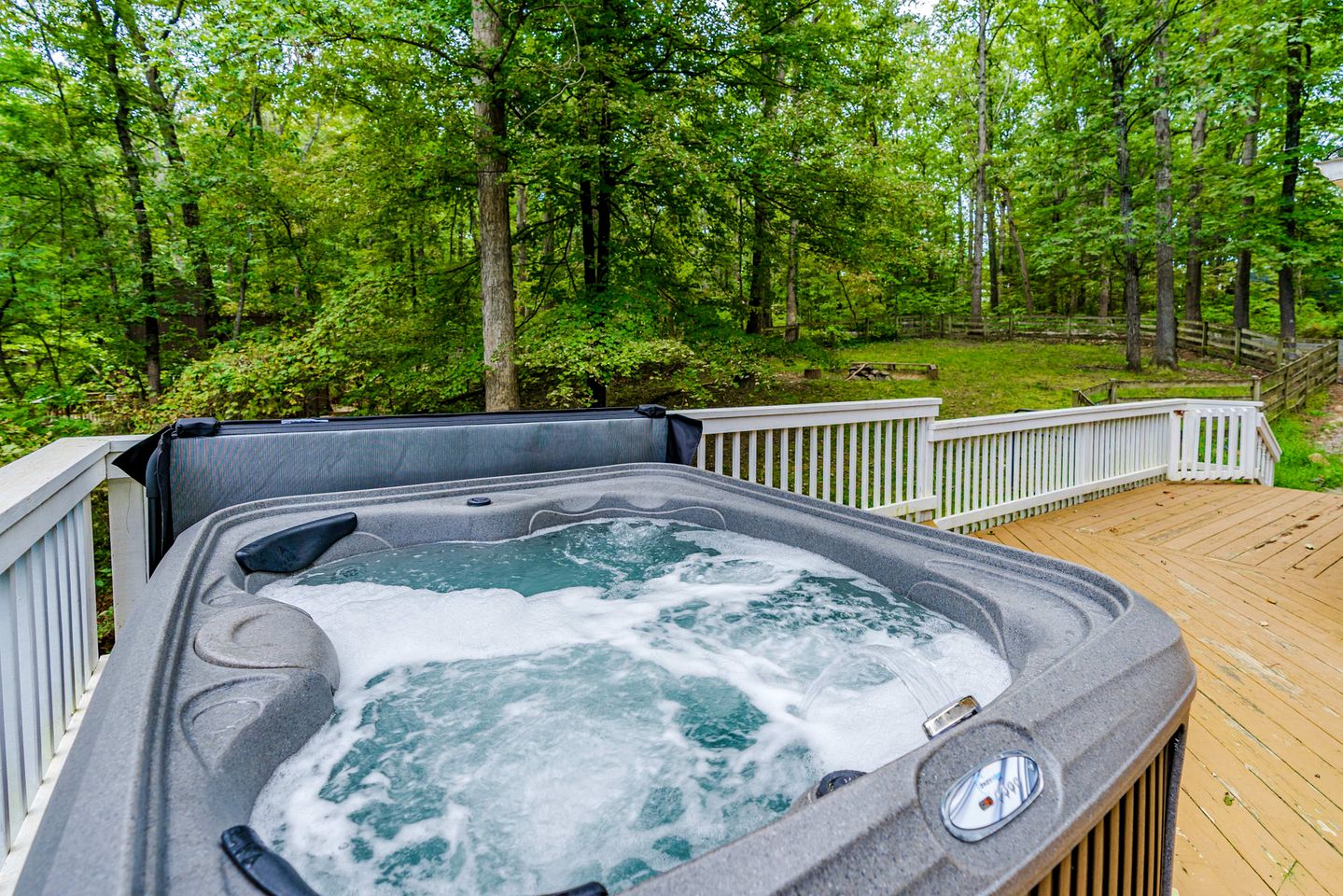 Secluded Chalet-Cabin with Hot Tub, Fire Pit, Deck and Grill - the Perfect Place to Relax in Gerrardstown, WV