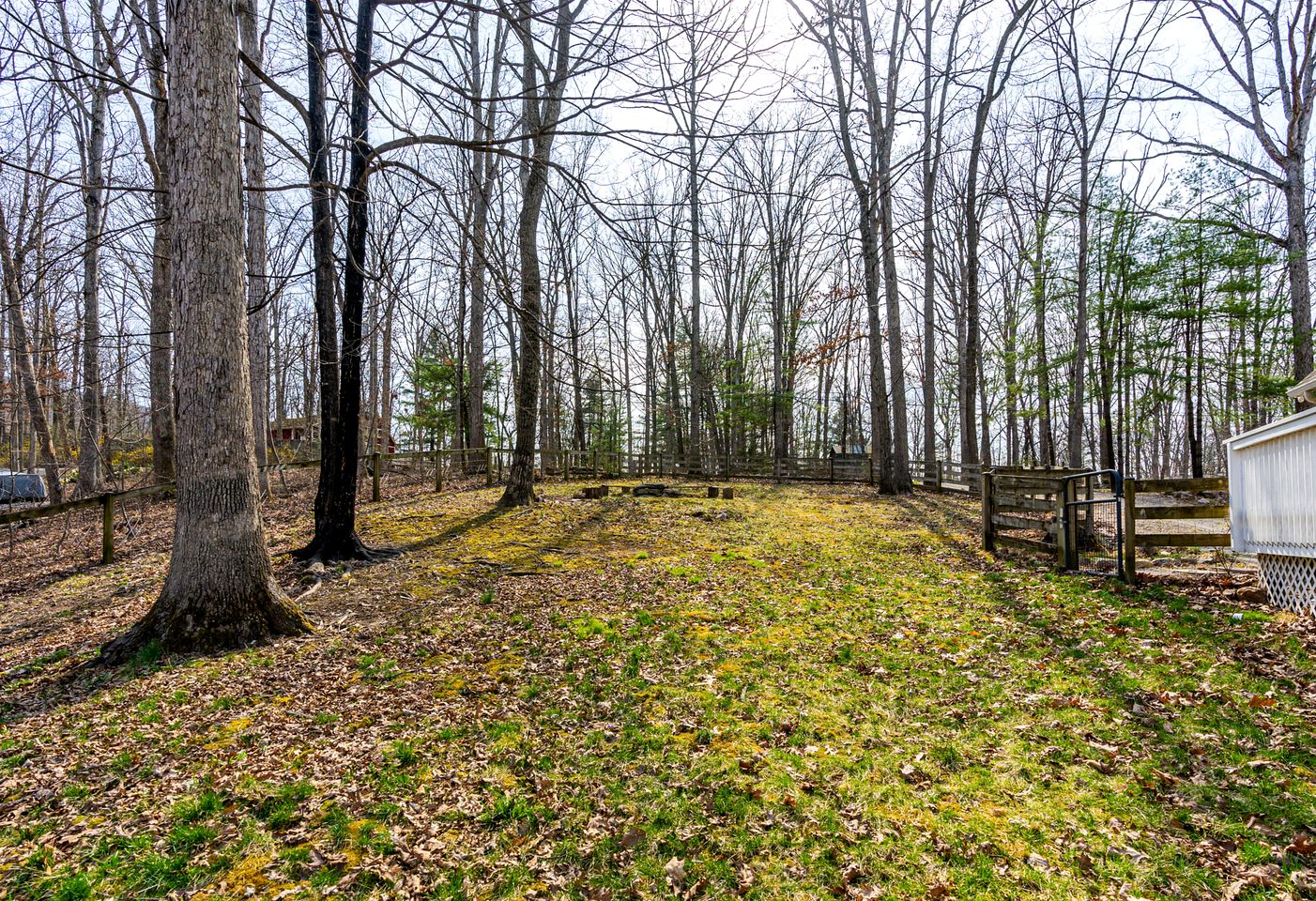 Secluded Chalet-Cabin with Hot Tub, Fire Pit, Deck and Grill - the Perfect Place to Relax in Gerrardstown, WV