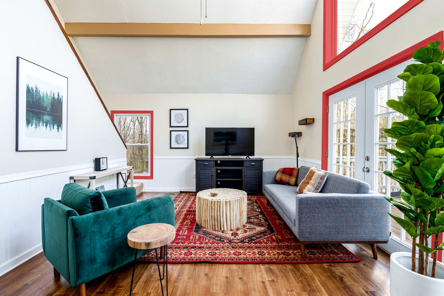 Secluded Chalet-Cabin with Hot Tub, Fire Pit, Deck and Grill - the Perfect Place to Relax in Gerrardstown, WV