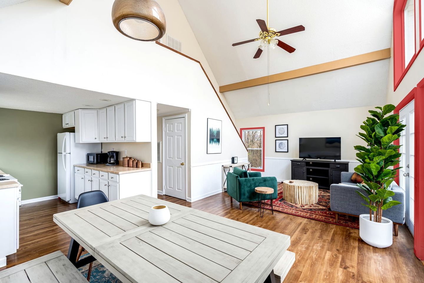 Secluded Chalet-Cabin with Hot Tub, Fire Pit, Deck and Grill - the Perfect Place to Relax in Gerrardstown, WV