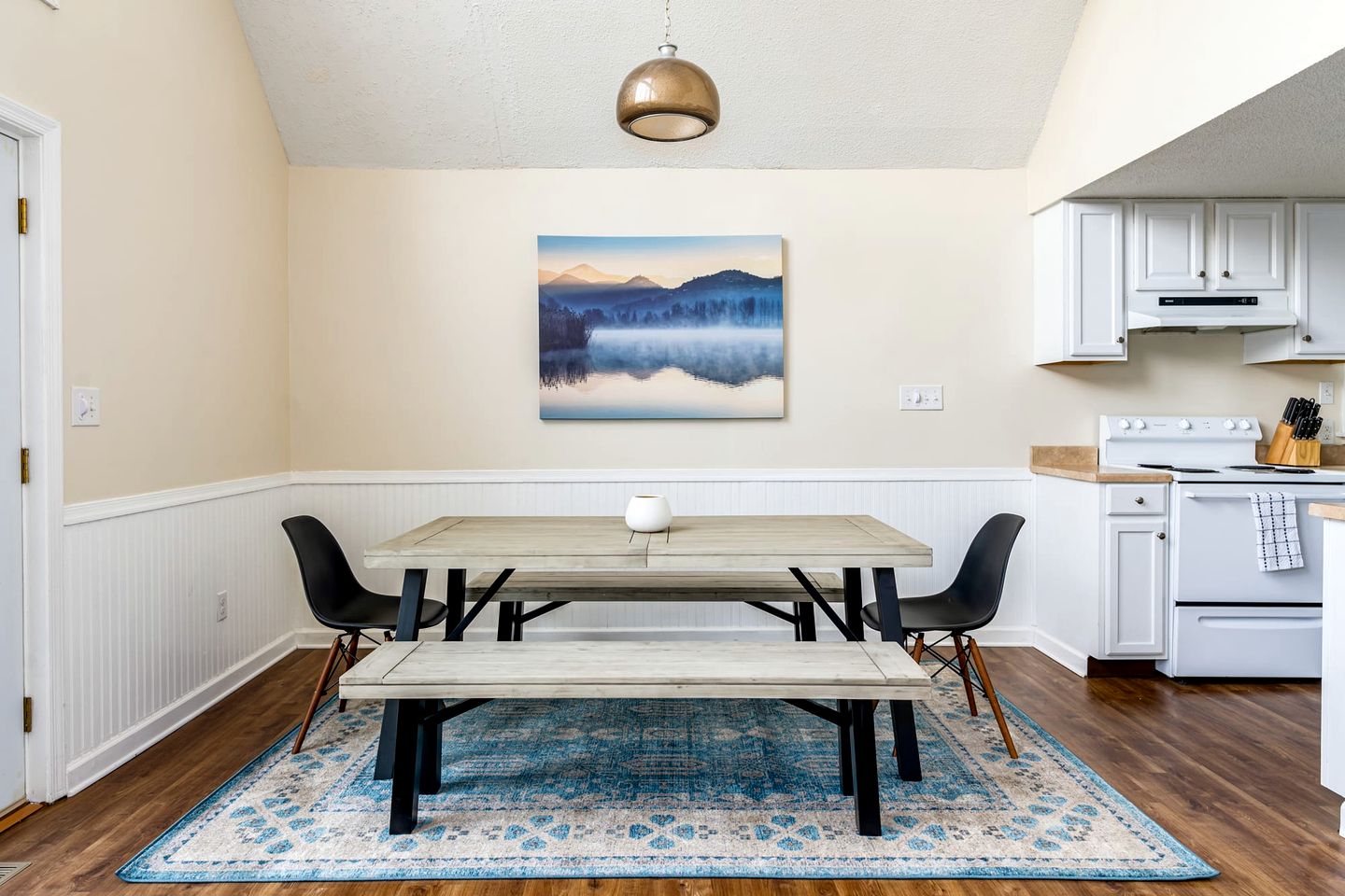 Secluded Chalet-Cabin with Hot Tub, Fire Pit, Deck and Grill - the Perfect Place to Relax in Gerrardstown, WV