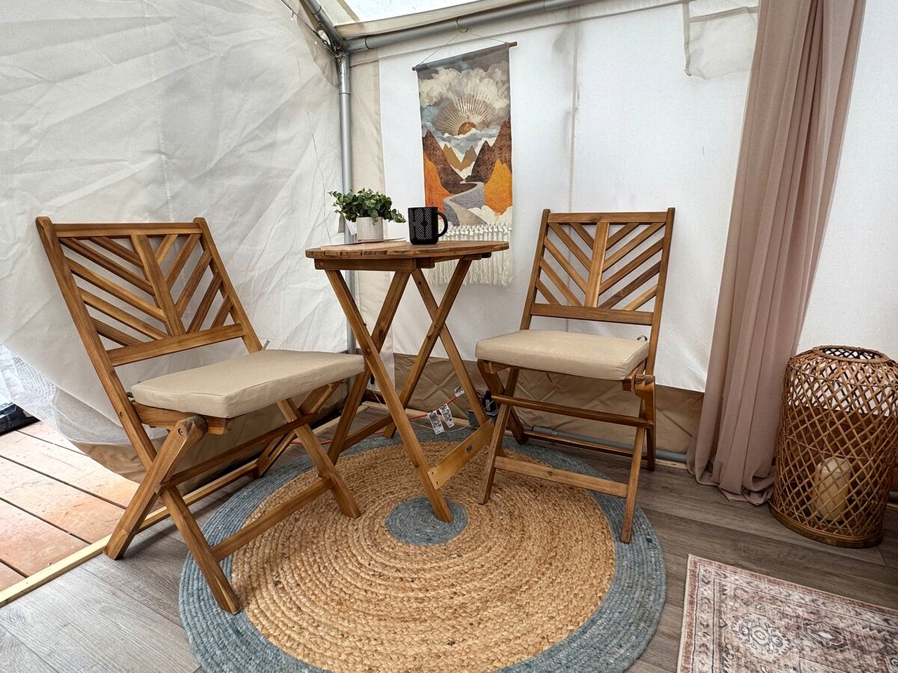 Luxury Canvas Retreat w/ Rain Shower & Firepit in Brush Prairie, Washington