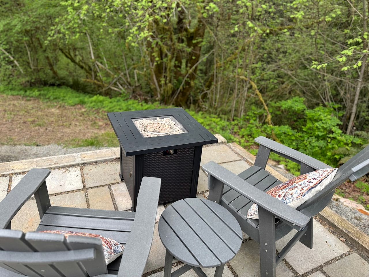 Luxury Canvas Retreat w/ Rain Shower & Firepit in Brush Prairie, Washington