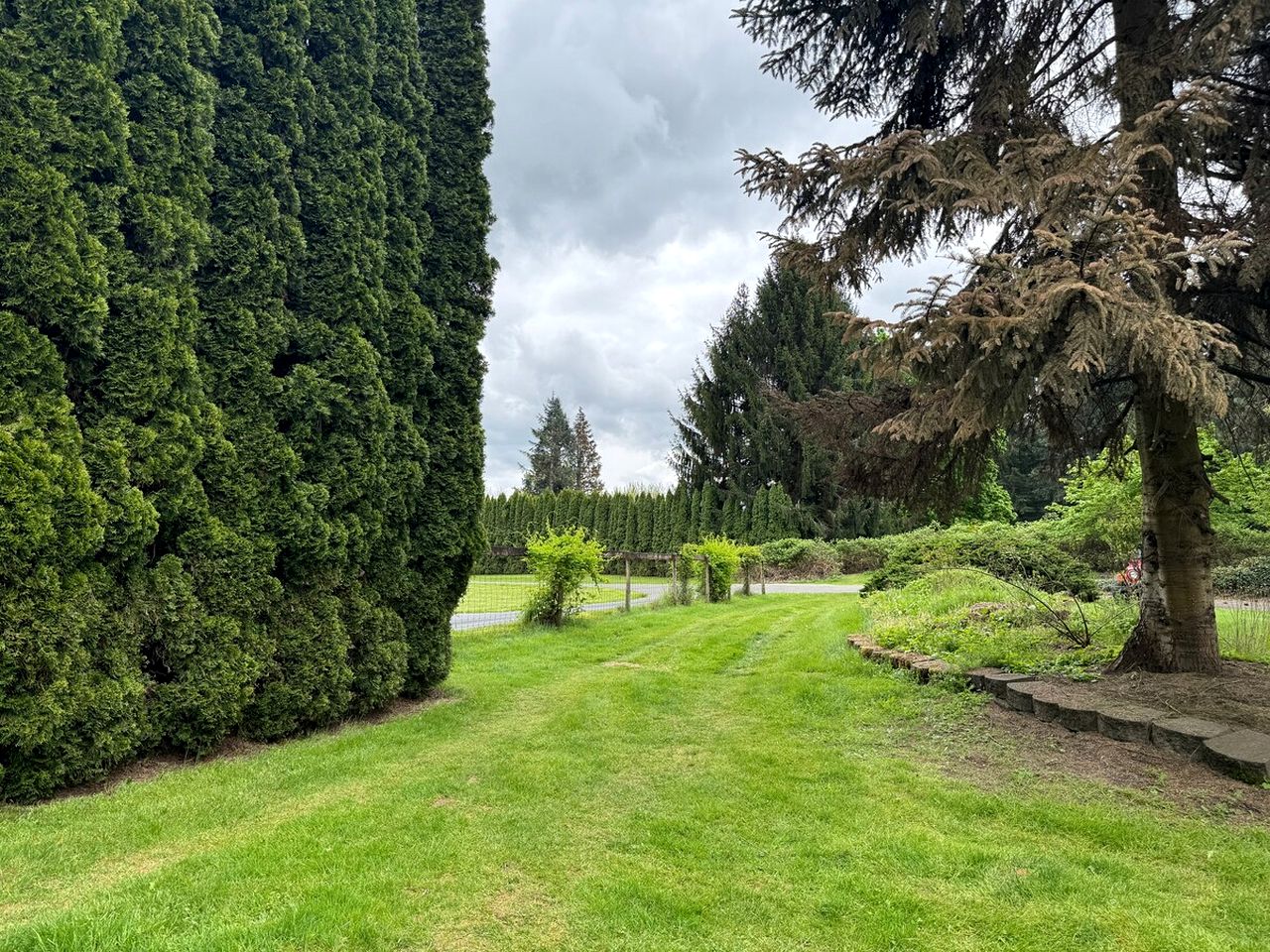 Luxury Canvas Retreat w/ Rain Shower & Firepit in Brush Prairie, Washington