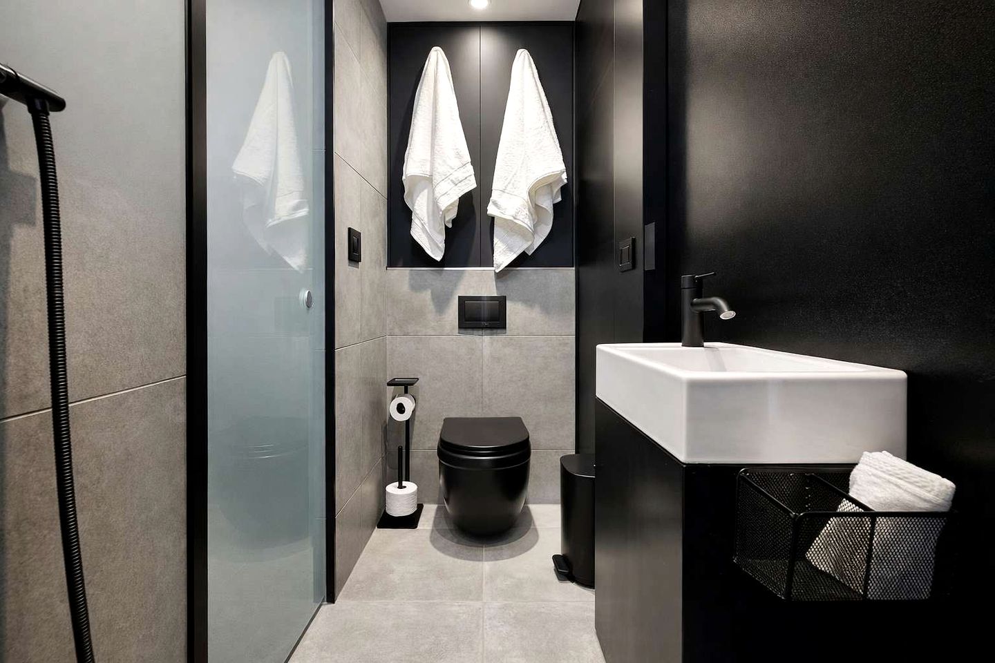 Contemporary Mirror Cabin Escape with Stargazing & Desert Views near Capitol Reef, Torrey Utah