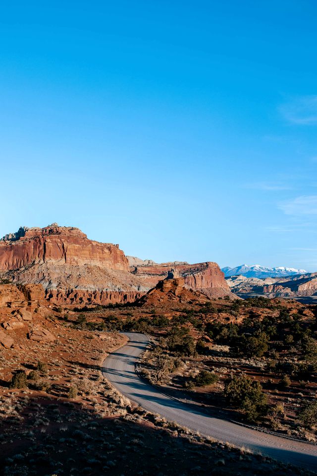 Contemporary Mirror Cabin Escape with Stargazing & Desert Views near Capitol Reef, Torrey Utah