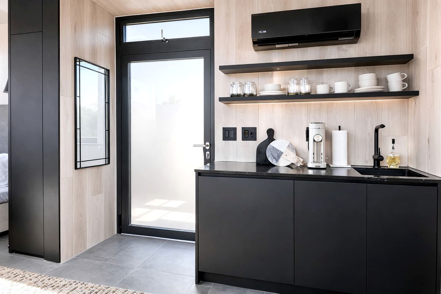 Contemporary Mirror Cabin Escape with Stargazing & Desert Views near Capitol Reef, Torrey Utah