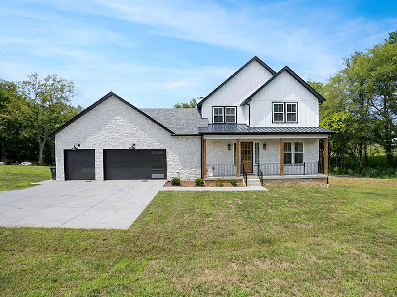 Beautiful Secluded Cottatge Nestled Amidst Trees in Mount Juliet, Tennessee