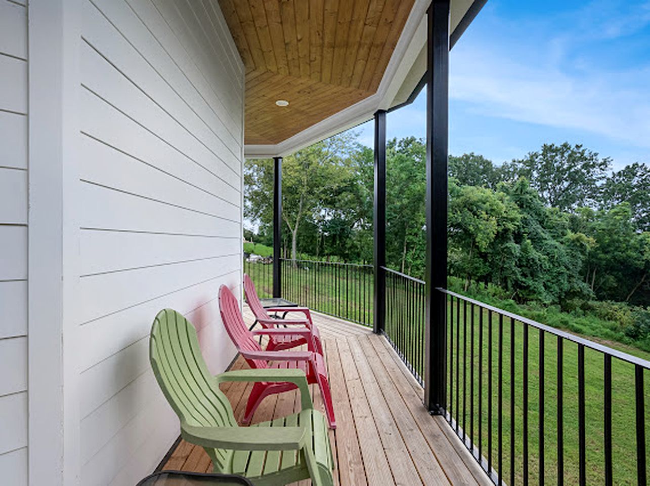 Beautiful Secluded Cottatge Nestled Amidst Trees in Mount Juliet, Tennessee