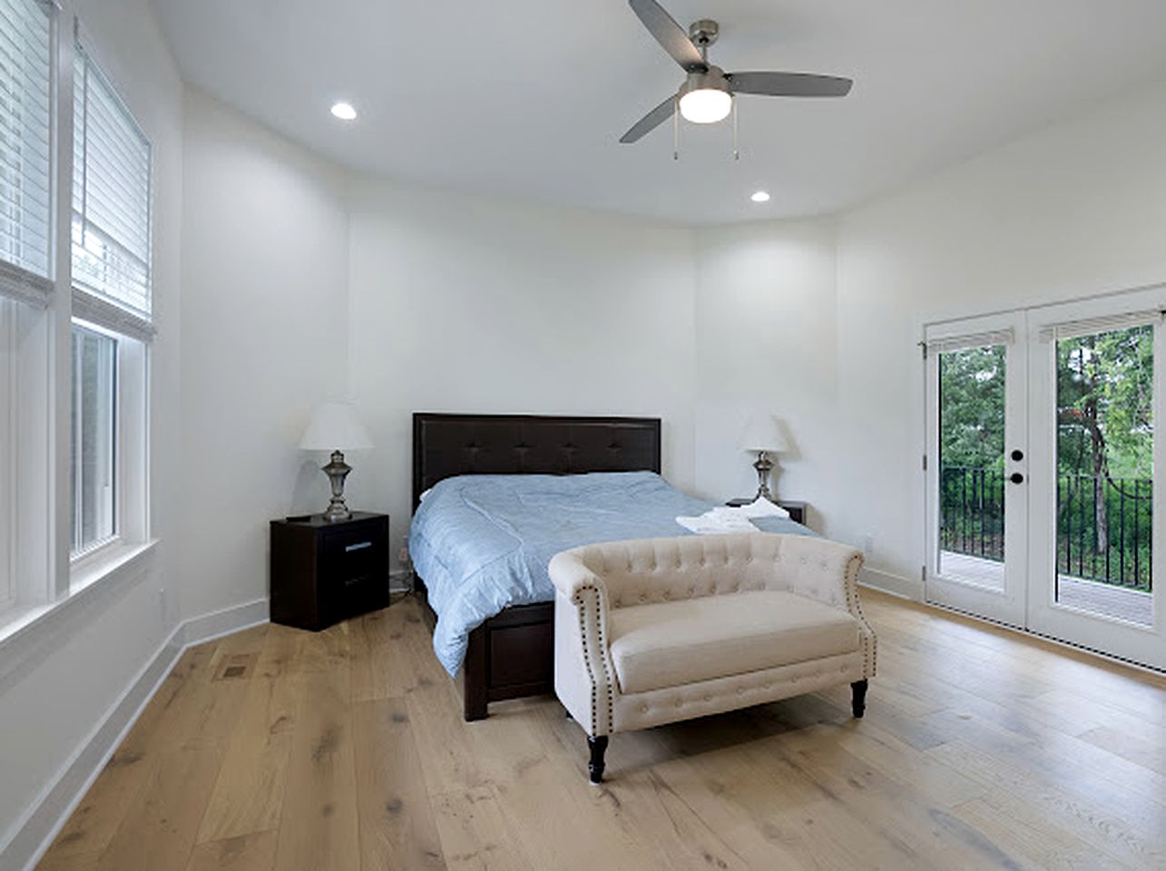 Beautiful Secluded Cottatge Nestled Amidst Trees in Mount Juliet, Tennessee