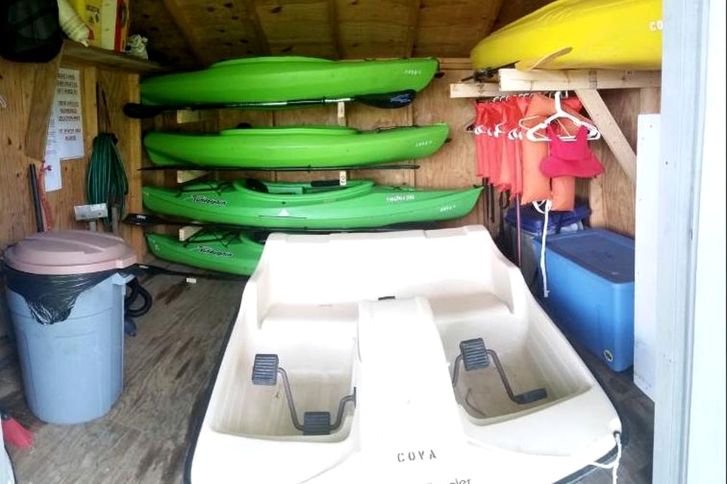 Luxury Vacation Rental with Kayaks and Canoes near Kalamazoo in Michigan