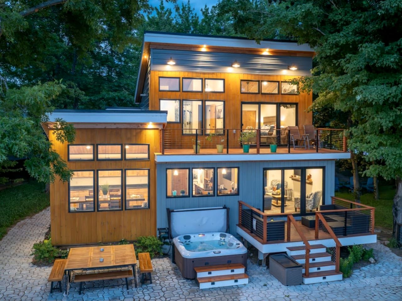 Luxury Lakefront Cabin with Breathtaking Living Spaces in New Hampshire