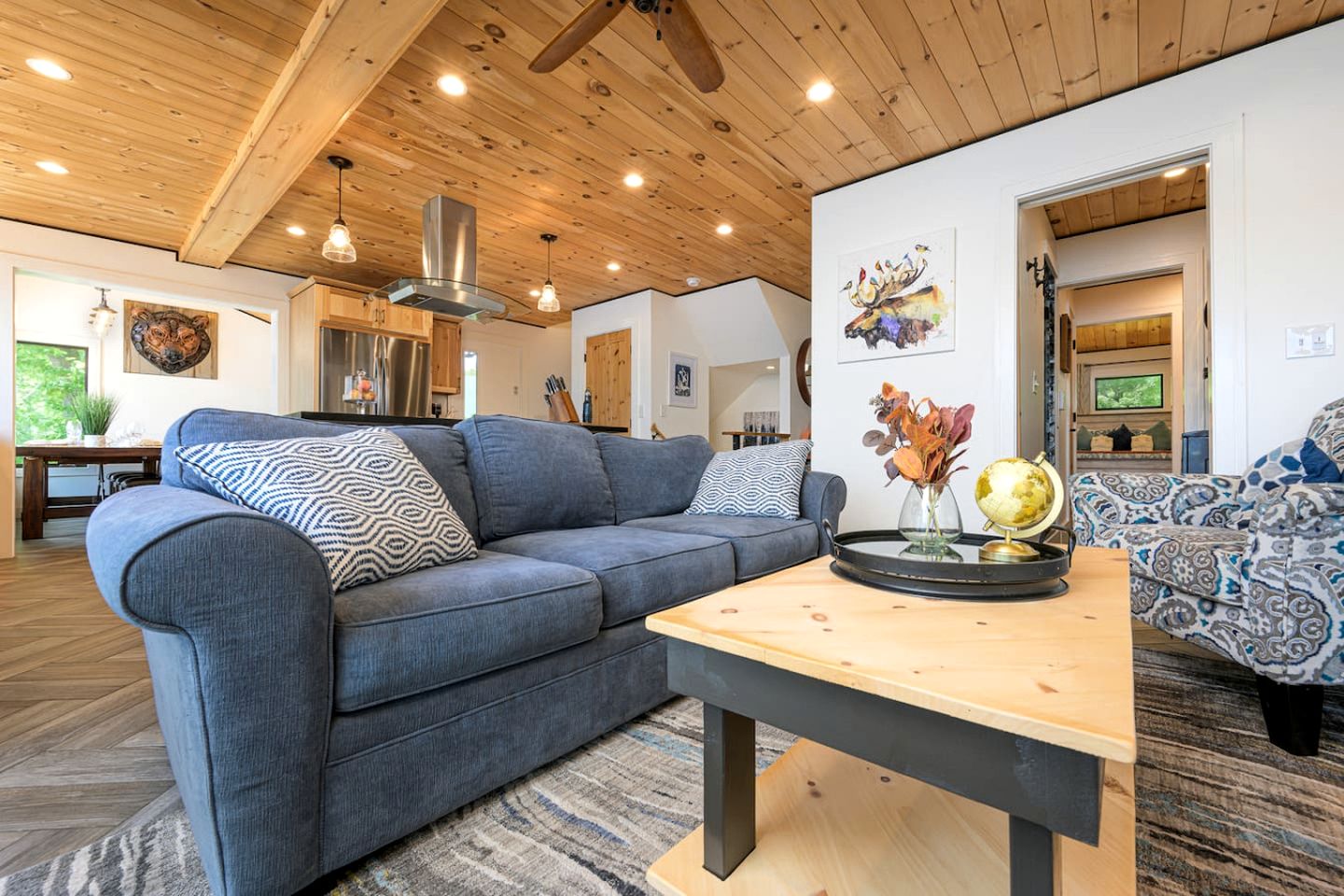 Luxury Lakefront Cabin with Breathtaking Living Spaces in New Hampshire