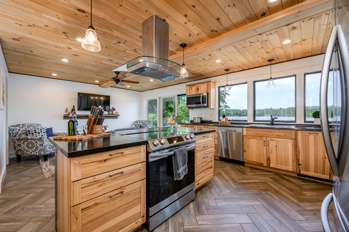 Luxury Lakefront Cabin with Breathtaking Living Spaces in New Hampshire