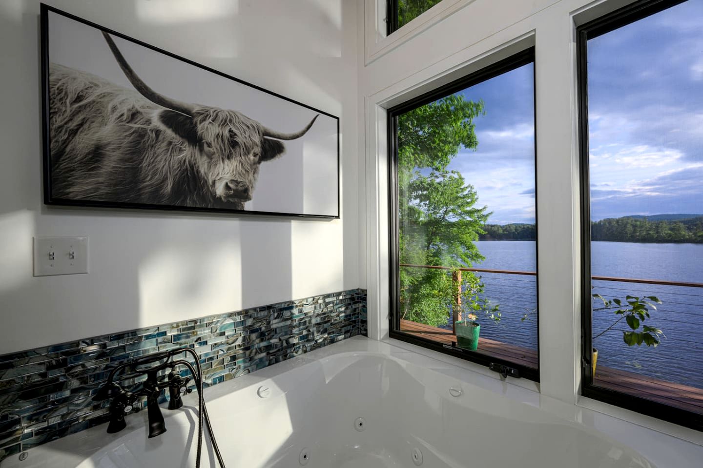 Luxury Lakefront Cabin with Breathtaking Living Spaces in New Hampshire