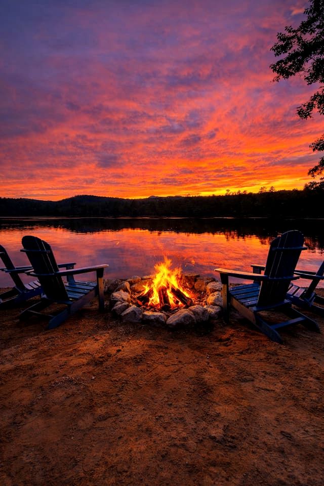 Luxury Lakefront Cabin with Breathtaking Living Spaces in New Hampshire