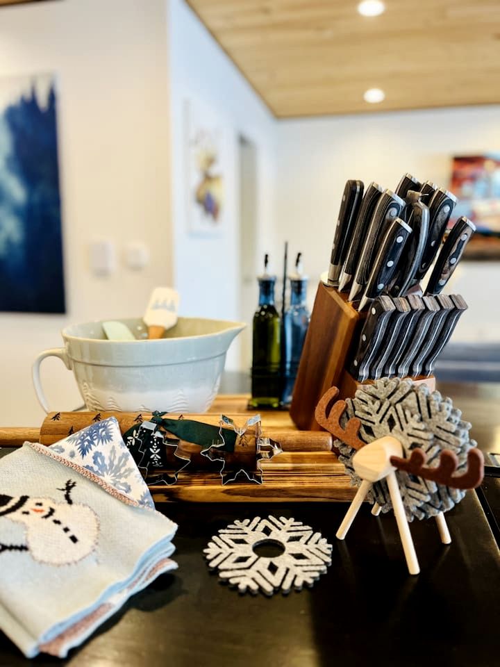 Luxury Lakefront Cabin with Breathtaking Living Spaces in New Hampshire