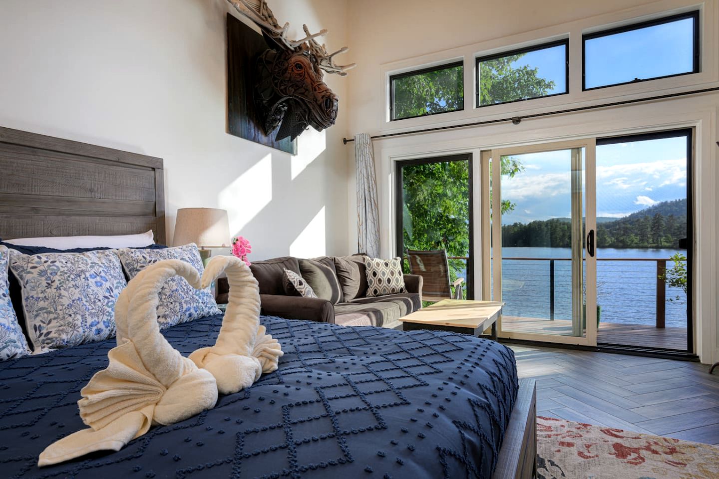 Luxury Lakefront Cabin with Breathtaking Living Spaces in New Hampshire