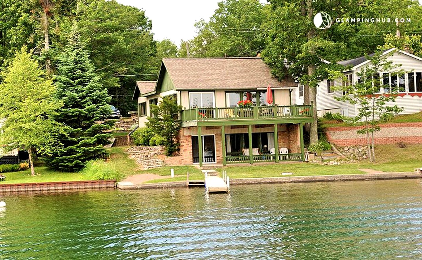 Luxury Lakefront Cabin Rental on Clear Lake in Ogemaw County, Michigan