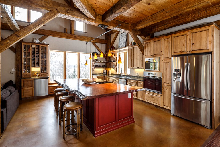 Lakefront Cottage Rental Near Ottawa
