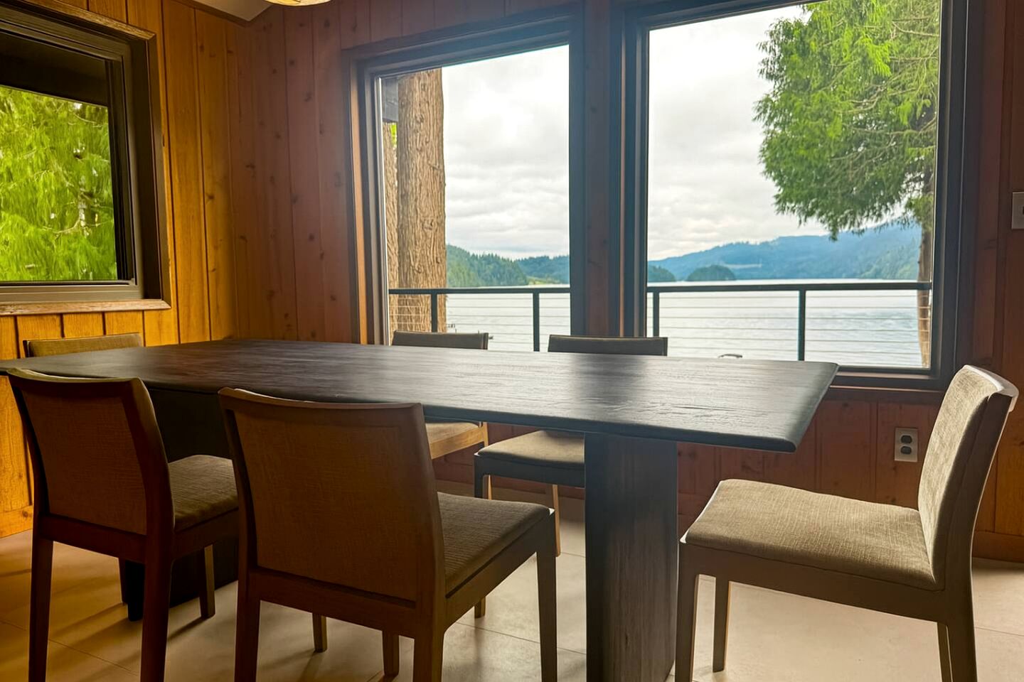 Serene Lake Whatcom Retreat with Dock & Hot Tub Near Bellingham in Sedro-Woolley, Washington
